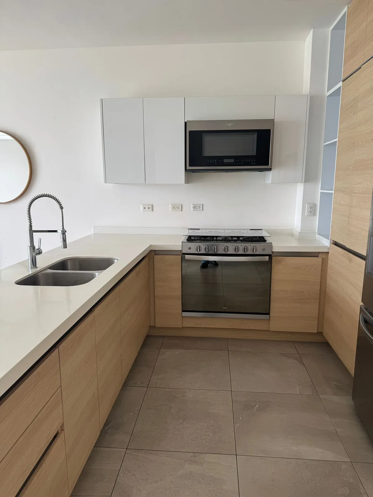 Foto 2 del departamento 90 m² — Sin amueblar en Torre Tulé