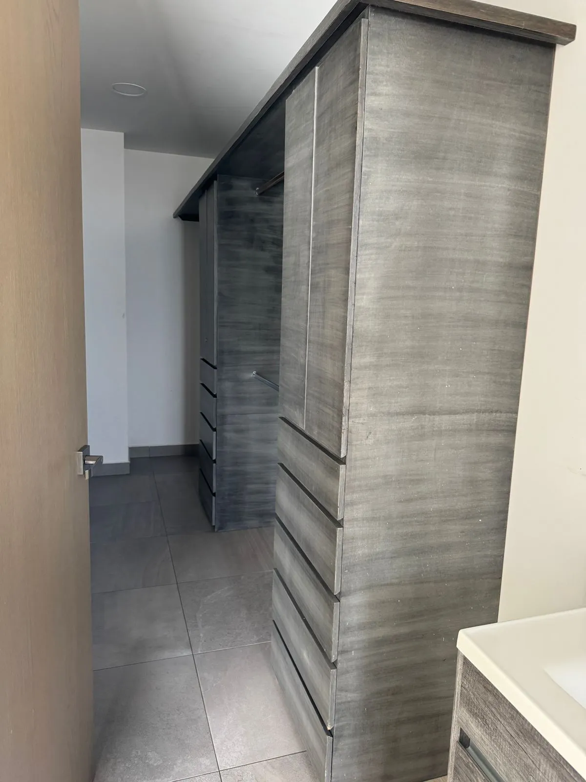 Foto 4 del departamento 90 m² — Sin amueblar en Torre Tulé